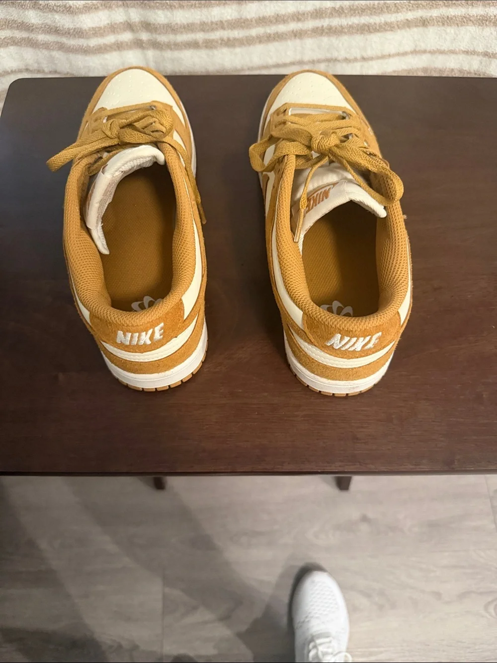 Nike Men’s Low-Top Sneakers - Cream & Tan